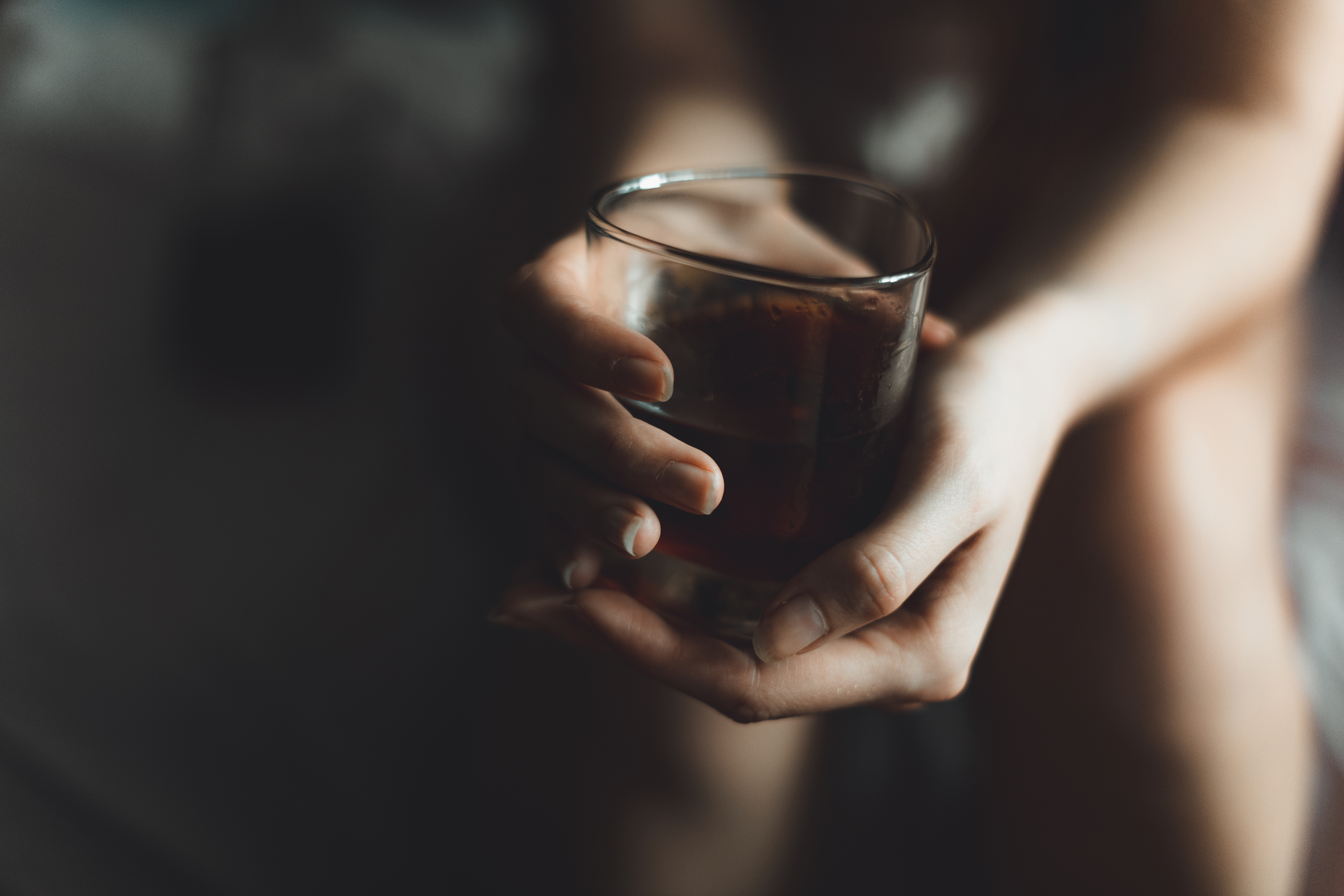 Does Alcohol Affect Men and Women the Same Way?