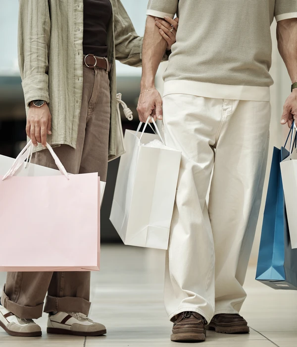 twilight shopping addiction two people holding bags