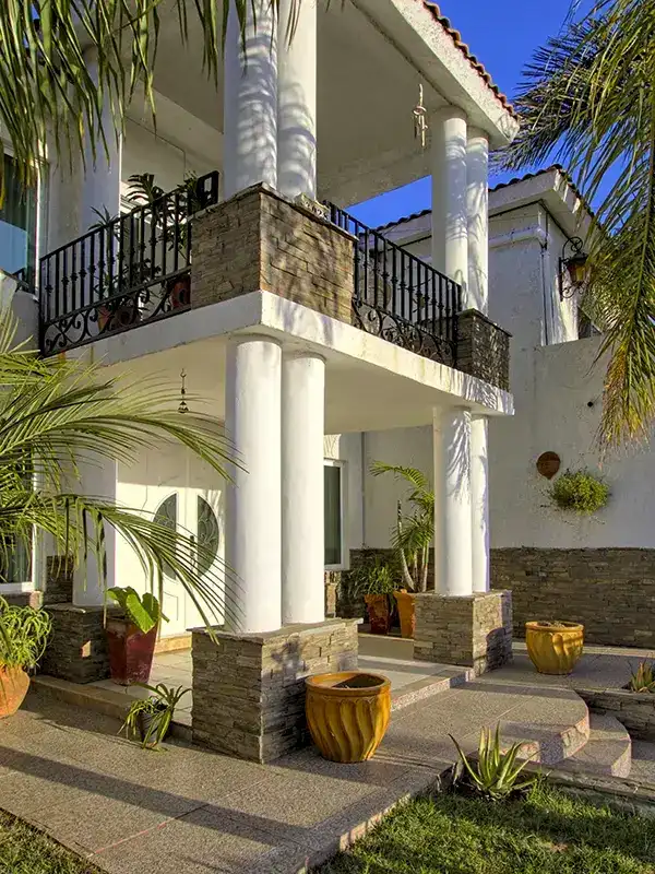 twilight white house balcony